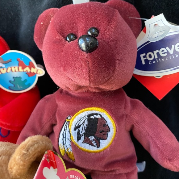 4 Plush Bears and a Seal - Picture 10 of 15